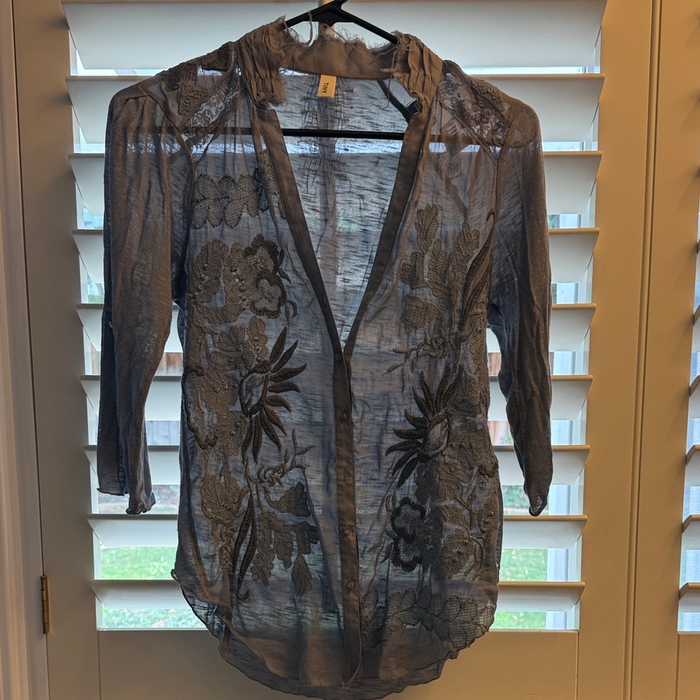Tiny Anthropology Sheer Floral Embroidered Blouse Small Petite